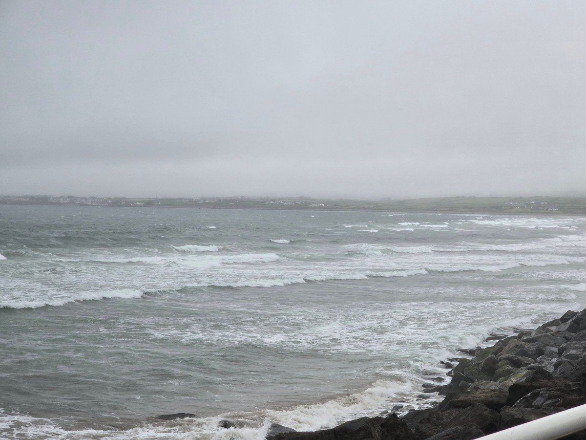 4ft waves with a strong onshore breeze, 17kts WSW. Air temp 17C, Water temp 16.1C, High Tide 20:54, Low Tide 14:25